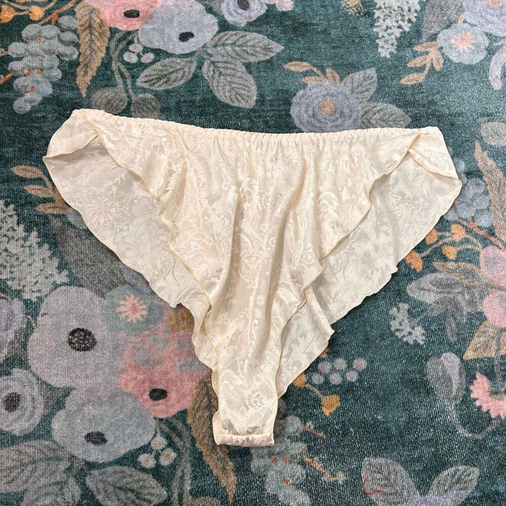 Victoria's Secret Gold Label Lingerie Pajama Set Womens Medium Cream Floral 2 Pc - Picture 4 of 16